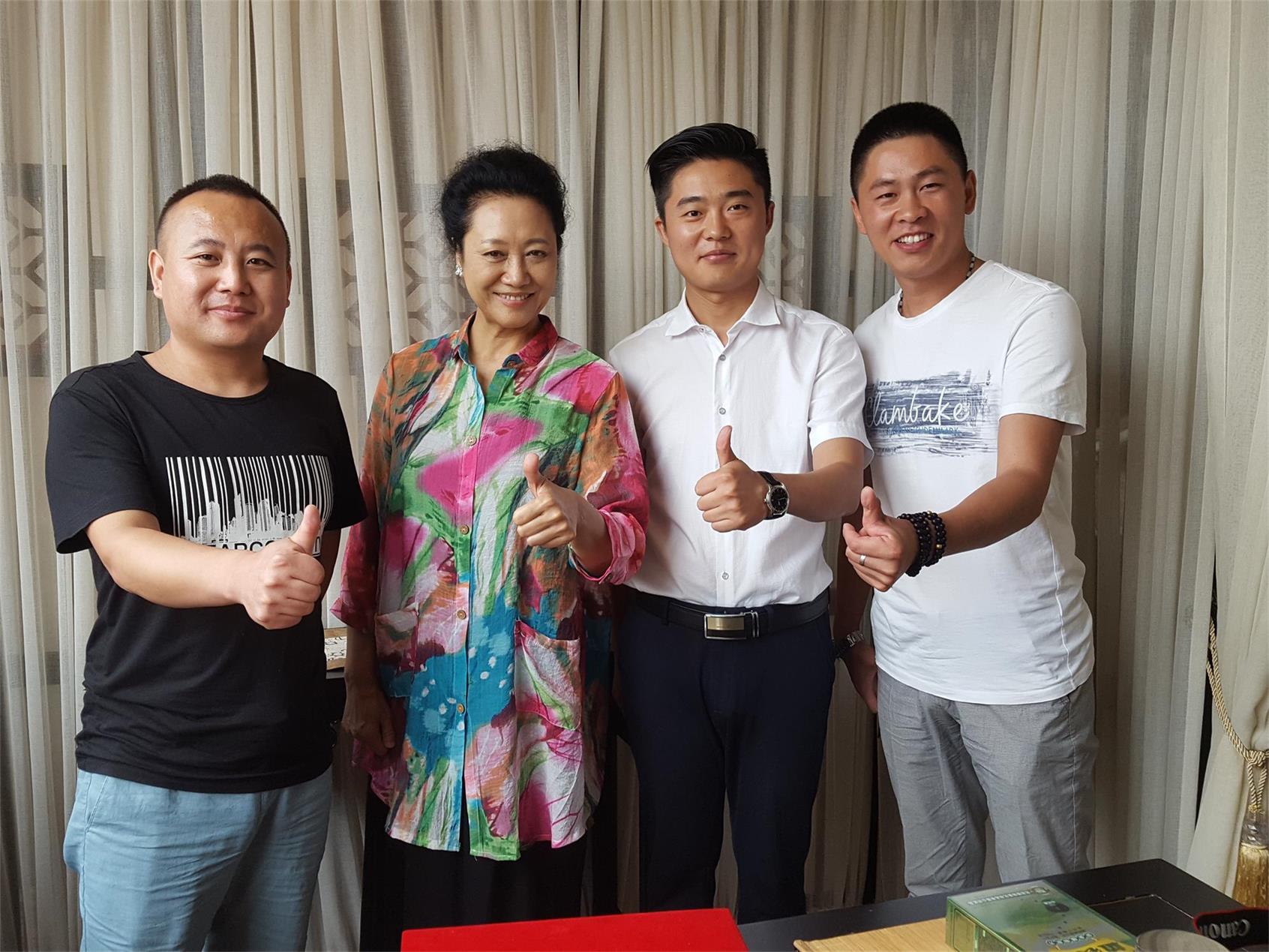 著名影视演员王丽云签约代言植物皇染发产品携手星传明星代言公司共创